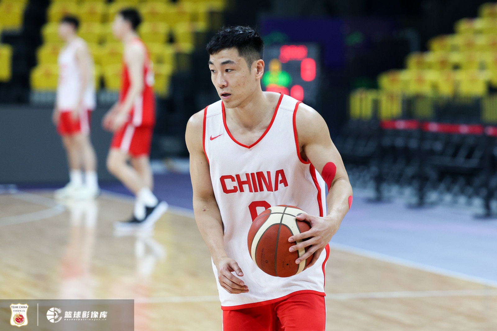 周琦：高诗岩追防&amp;防转换速度比较突出 打不同对手要用不同的球员