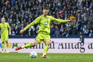 德天空：斯塔赫今日接受利兹联体检，转会费2000万欧+浮动