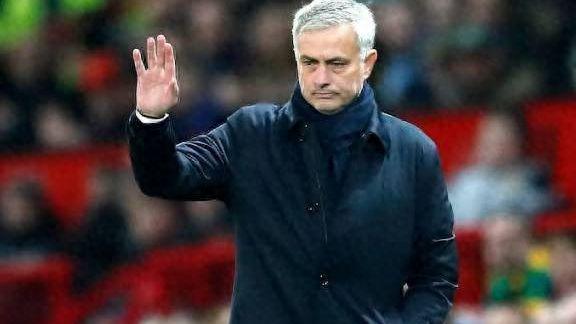 开云体育-师徒对决暗藏杀机！阿韦洛亚率皇马迎战穆里尼奥，关键战不容有失