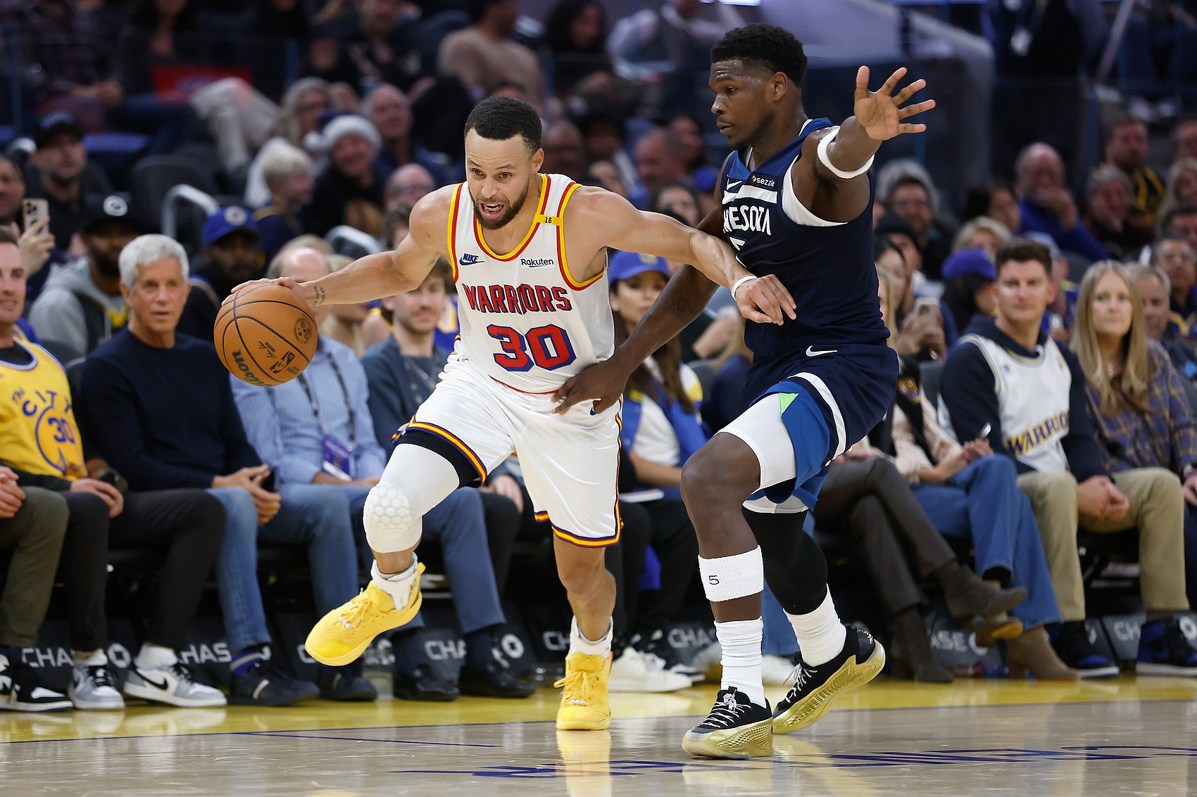 开云APP下载-库里的完美谢幕也许不是第五冠！像科比&amp;司机一样淡出也是他所爱